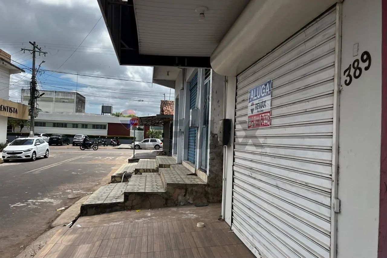 PONTO COMERCIAL COM VITRINE