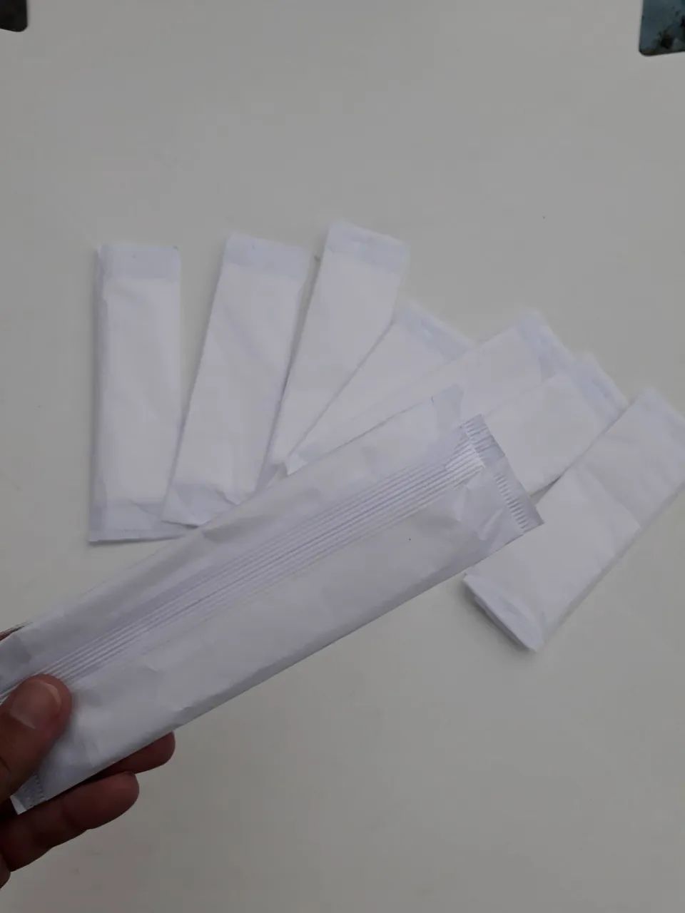 Sachê com 2 Guardanapos Premium 30x20cm! Higiene, Absorção e Carinho para seu Cliente! - Foto 2