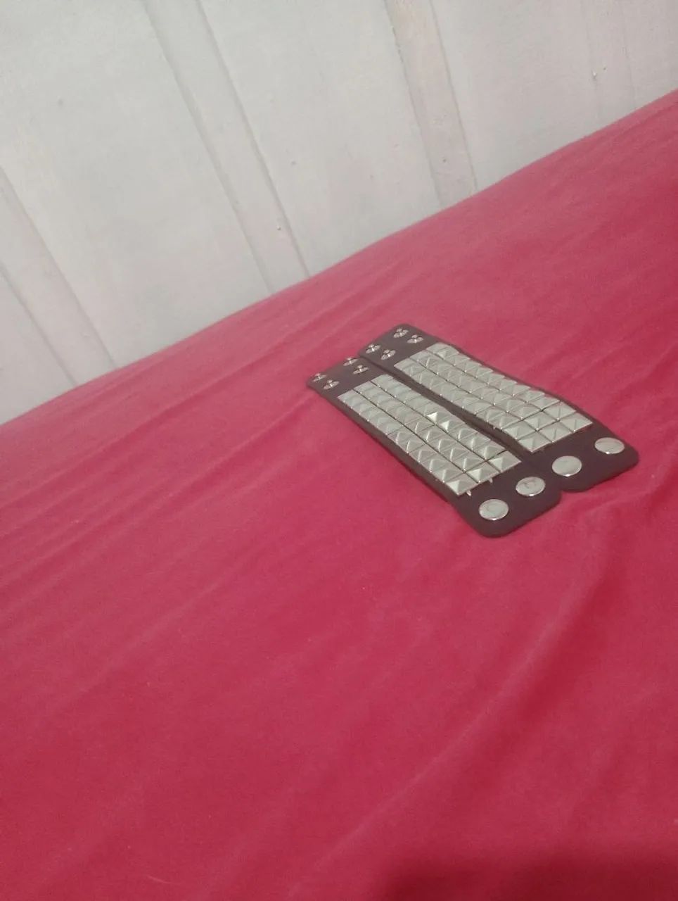 Kit 2 pulseira rebite