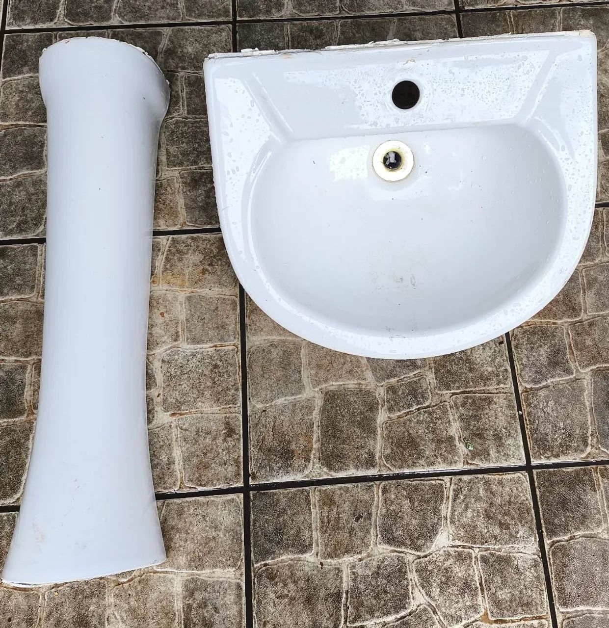 Lavatório com coluna 