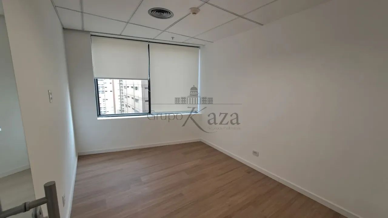 Conjunto Comercial Mobiliado - Vila Olímpia - 367m².
