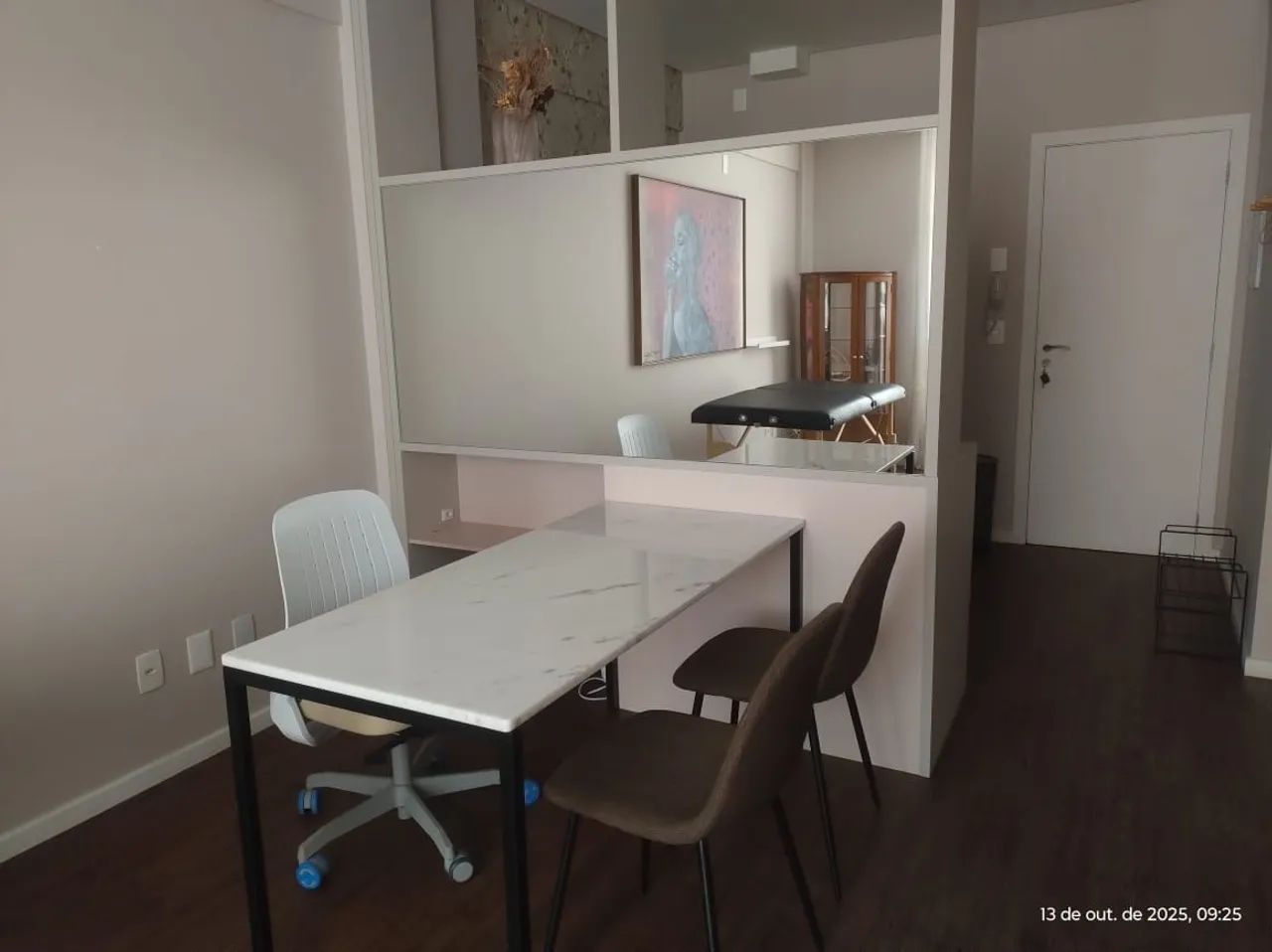 Sala mobiliada pronta para uso. Excelente localização  - Foto 2