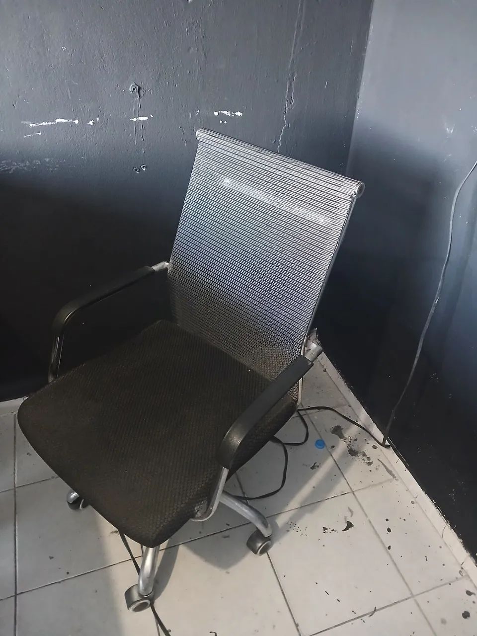 Cadeira escritório usada