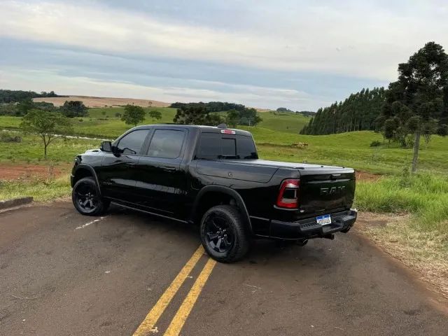 Ram Classic Laramie 5.7 V8 16V Gasolina 4X4 Aut. 2023 - Foto 12