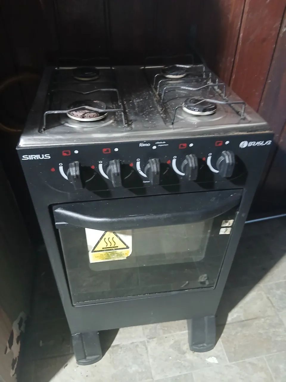 geladeira com congelador e refrigerador fogão 4 bocas com todas funcionando e guarda roupa - Foto 4