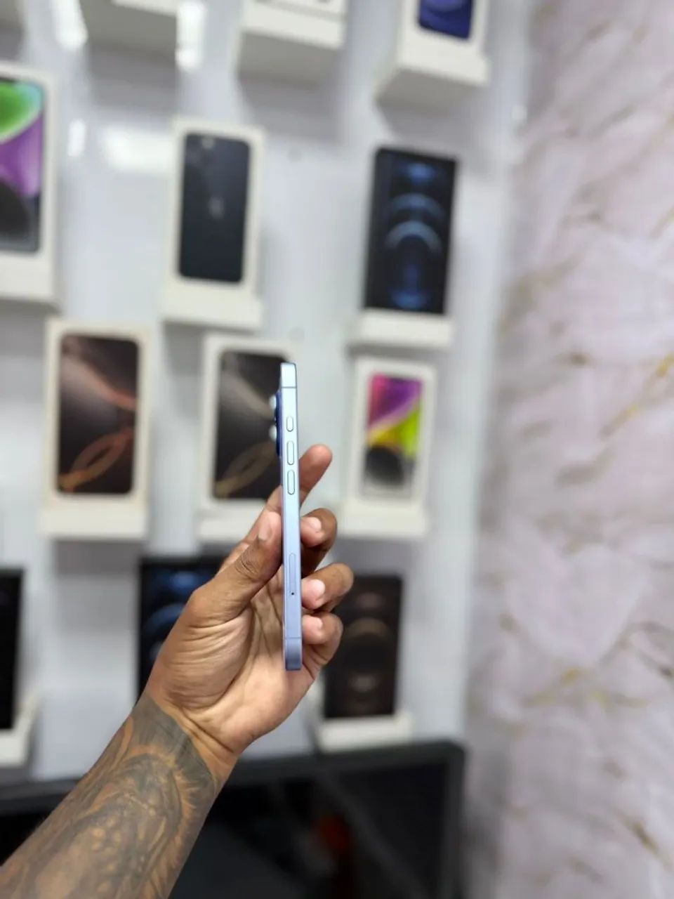 IPHONE 17 256GB<br>R$ 5.199,00 - Foto 3