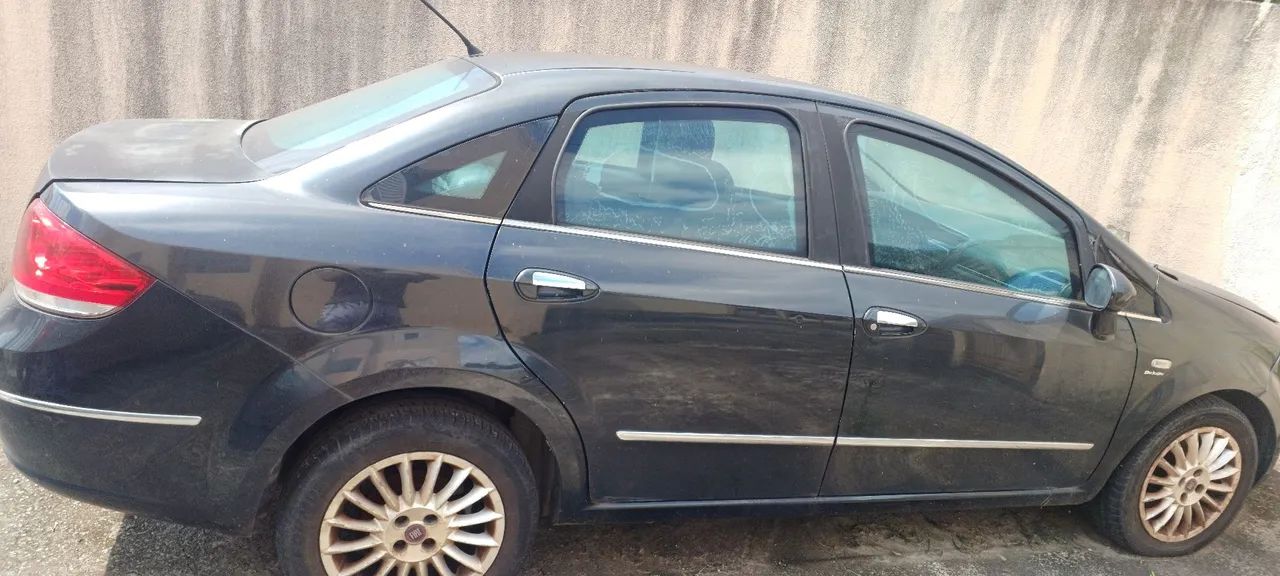 Fiat Linea Absolute 1.9/1.8 Flex Dualogic 4P 2010 - Foto 2