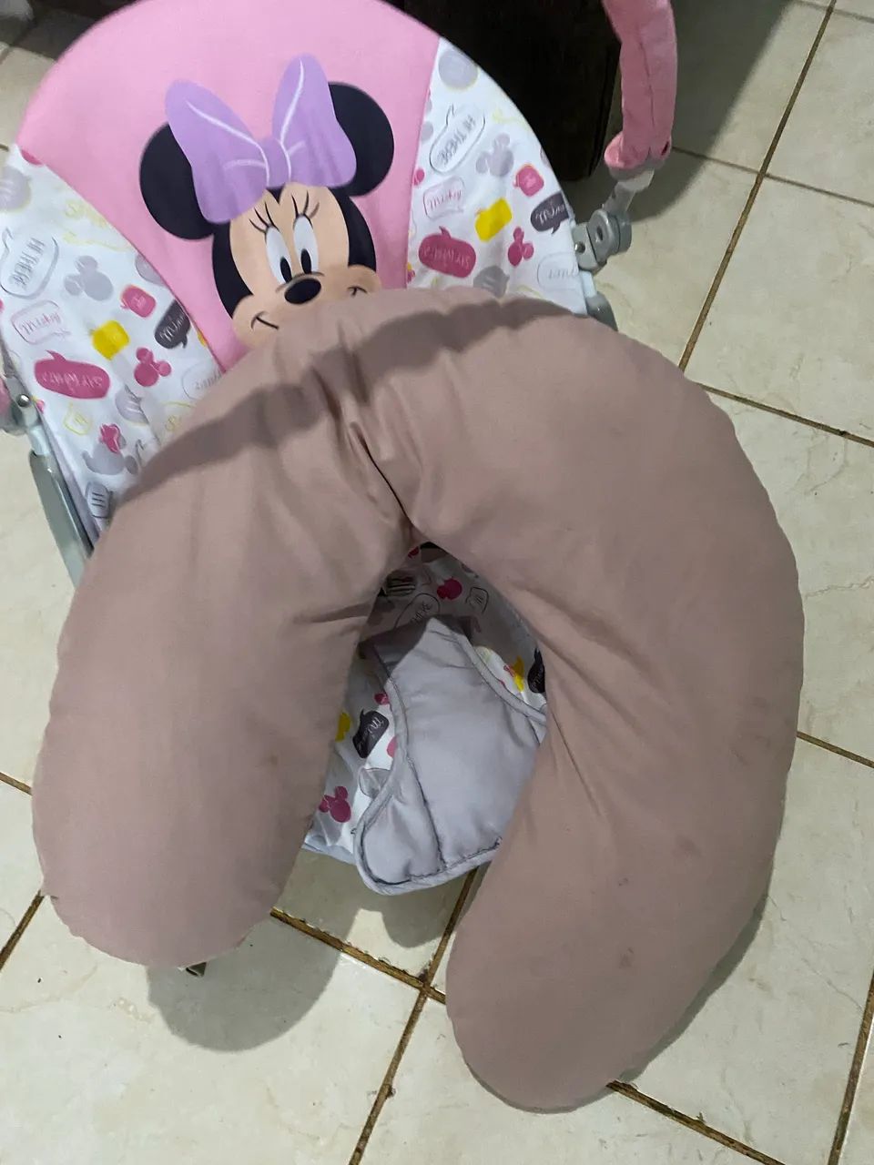 cadeirinha minnie + almofada amamentação - Foto 2