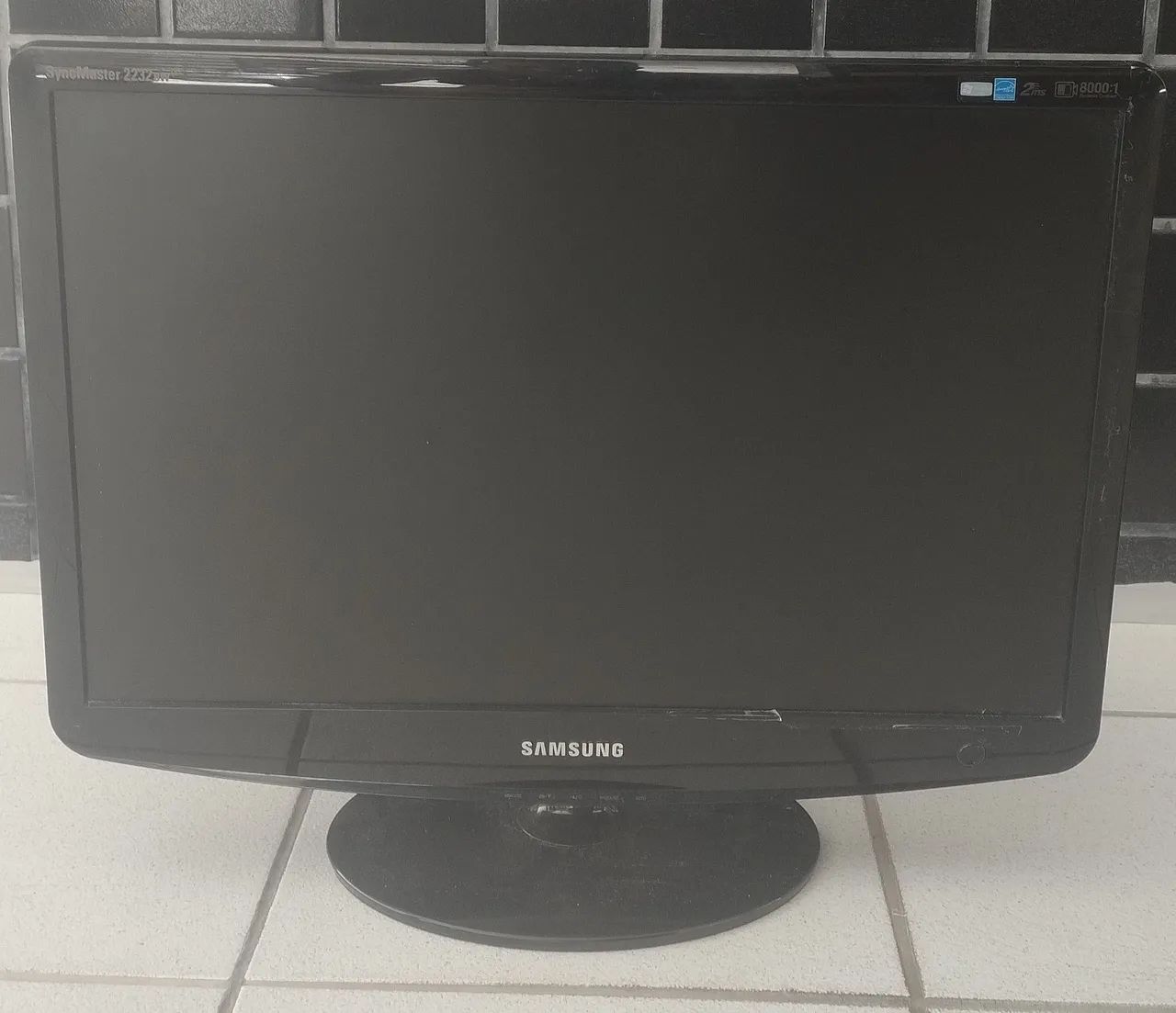 VENDO MONITORES DE COMPUTADOR COM DEFEITO - Foto 3