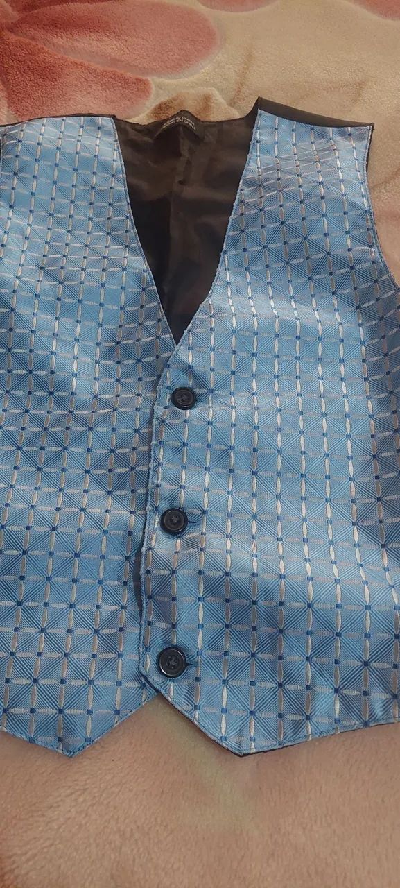 camisa e colete  - Foto 3