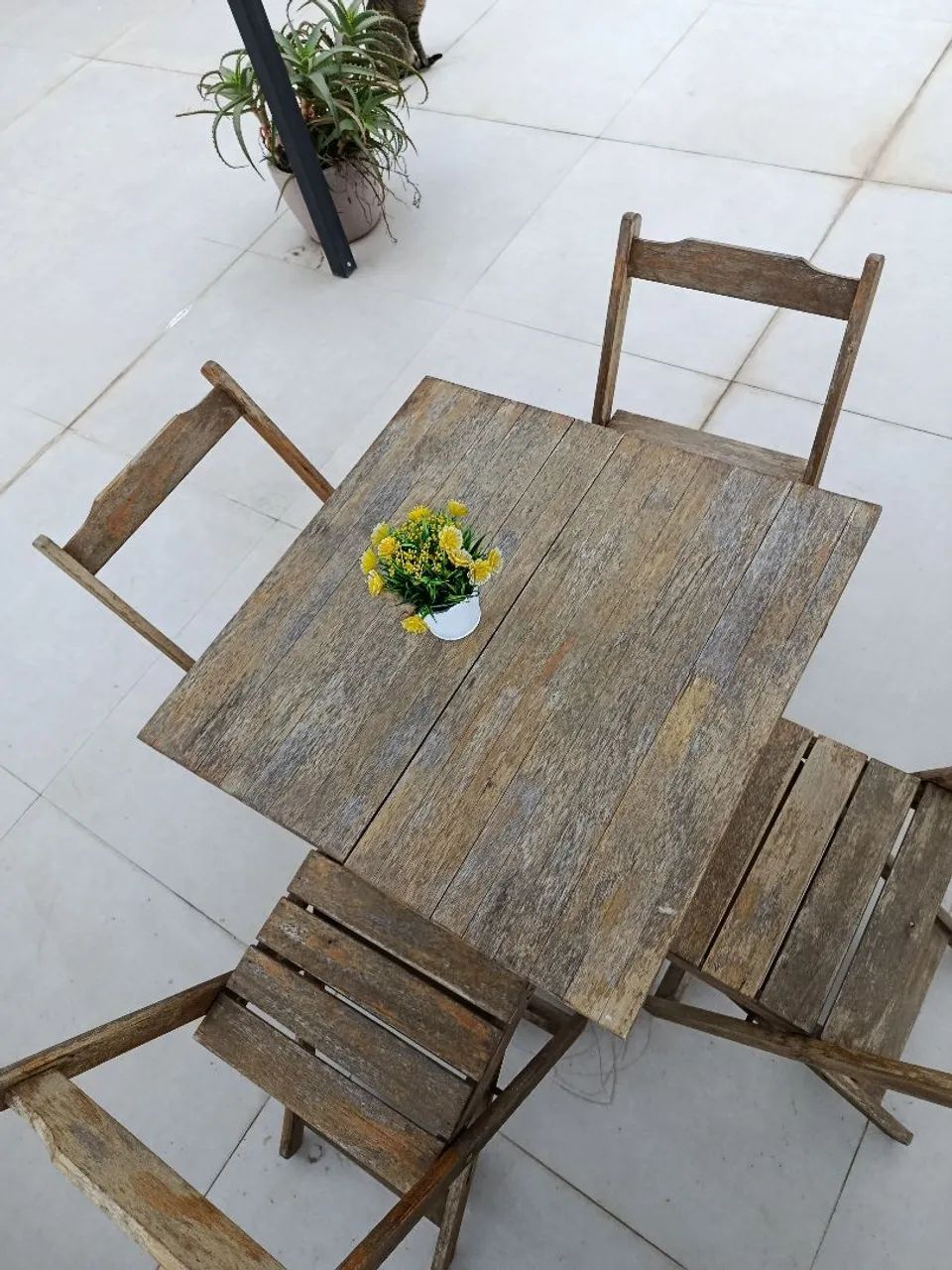 Mesa com cadeiras 