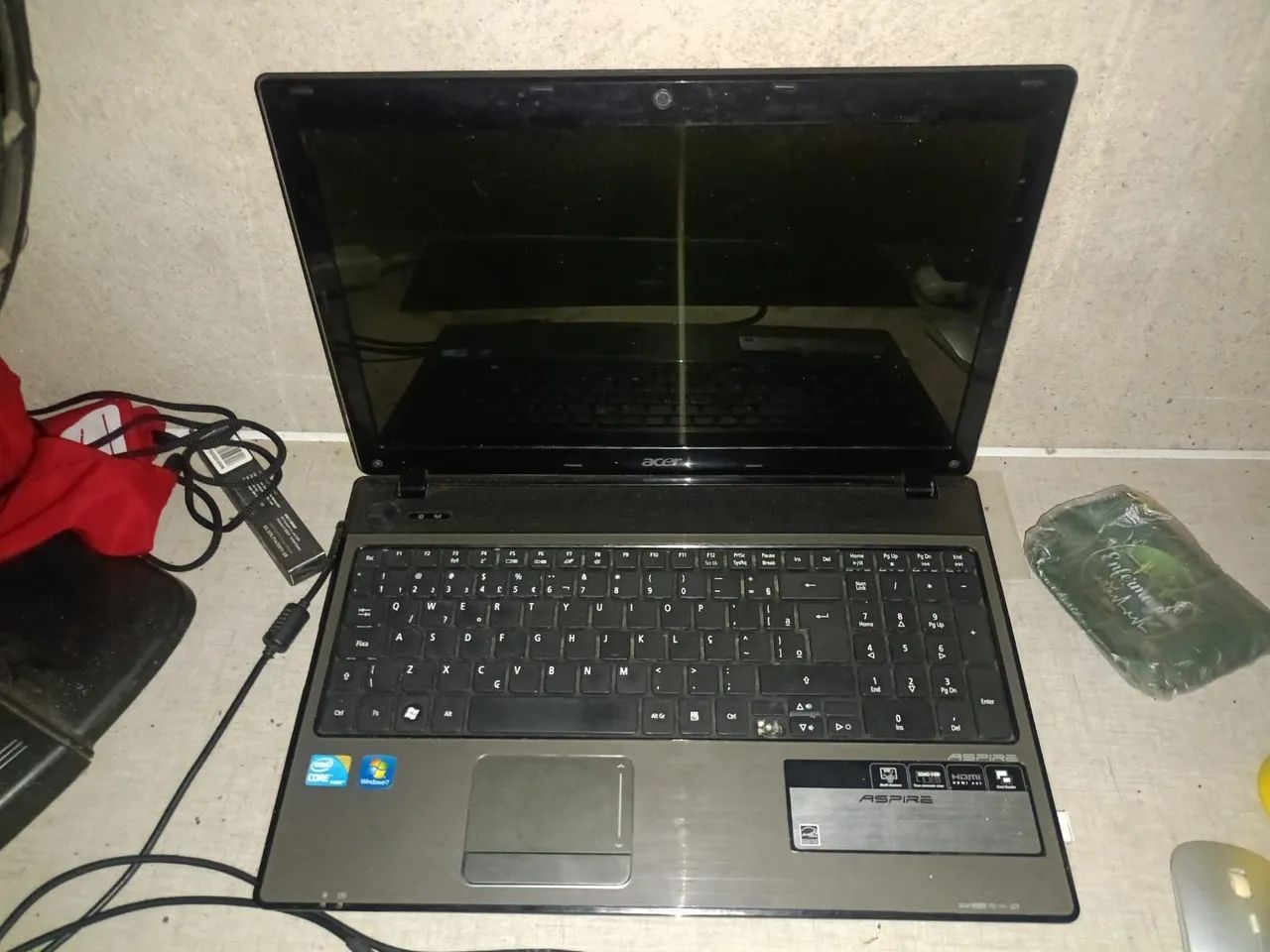 VENDO NOTEBOOK ACER 