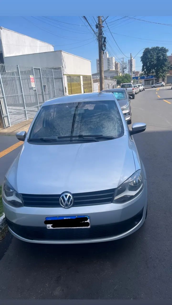 Volkswagen Fox Fox 1.0 Mi Total Flex 8V 5p 2013