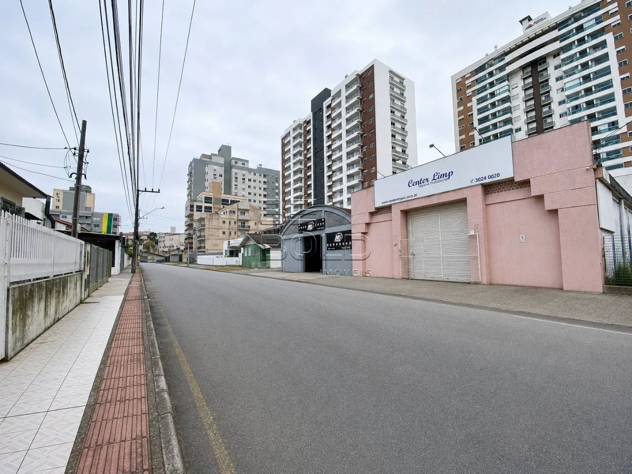 Terreno com alto potencial comercial e construtivo - Foto 4