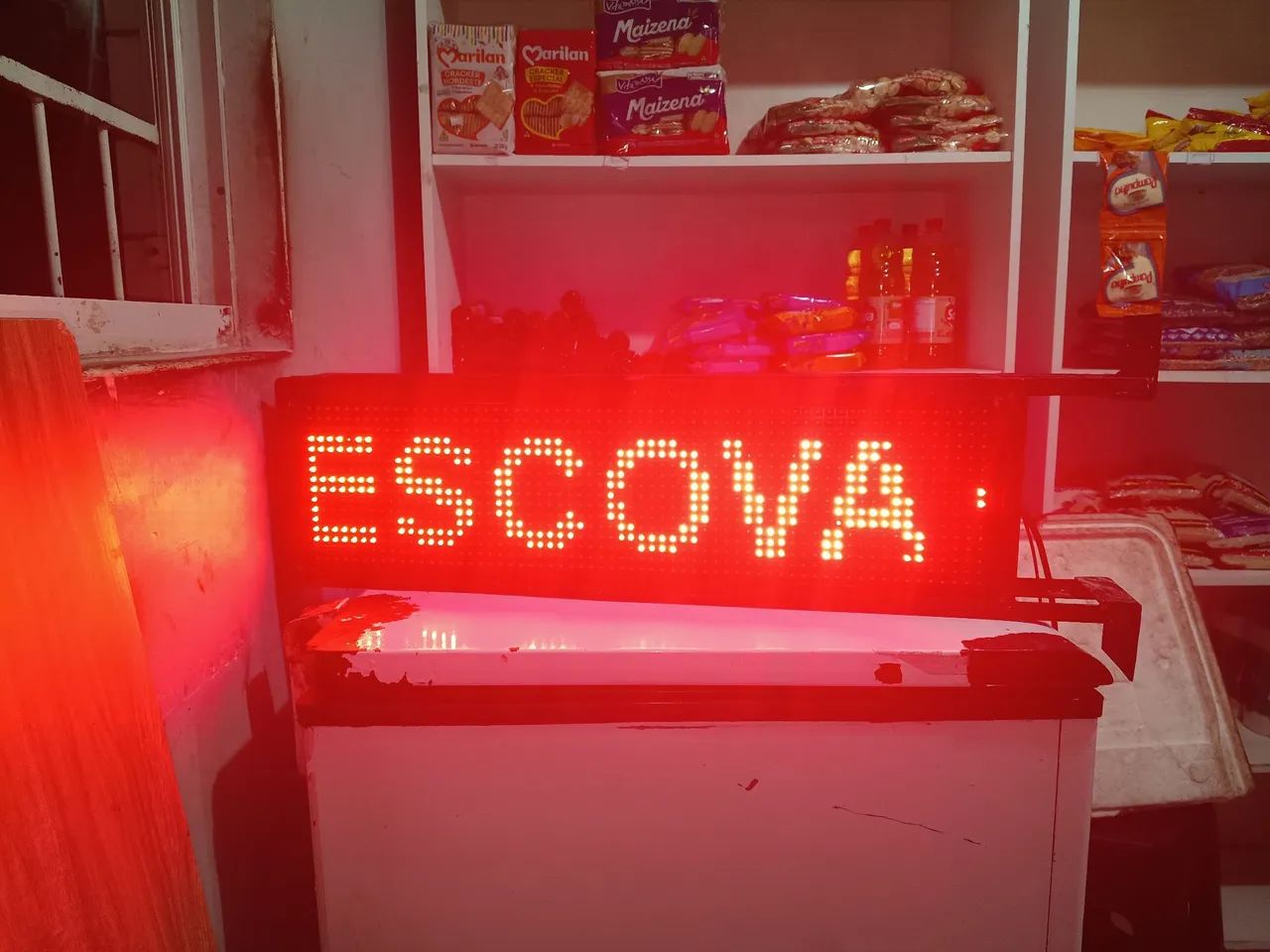 Placa de led pra loja ja vai 9cm a barra pra parafusa na parede 
