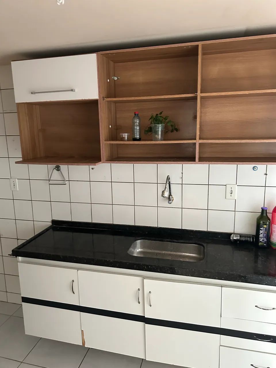 Alugo apartamento na ponta verde com 3 quartos e uma dependência, Contato: *99 - Foto 2