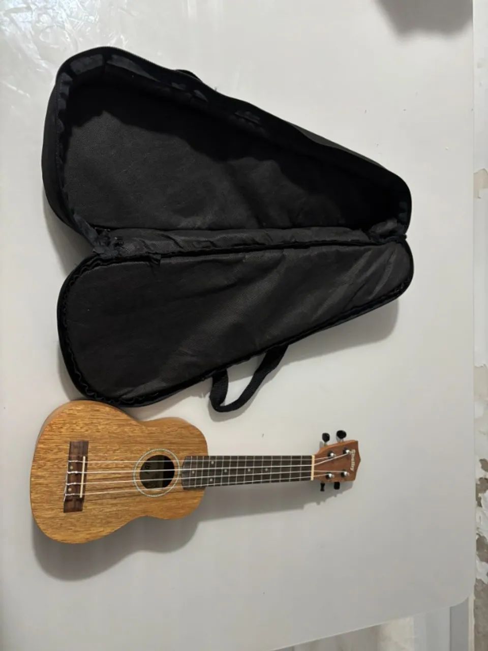 Ukulele Shelby Soprano + Capa - Foto 2