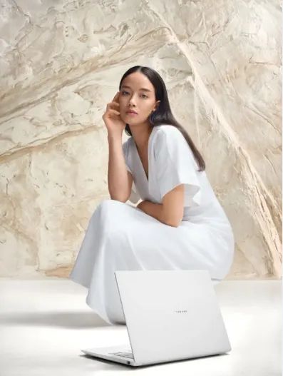 ASUS Zenbook S14 - Foto 2