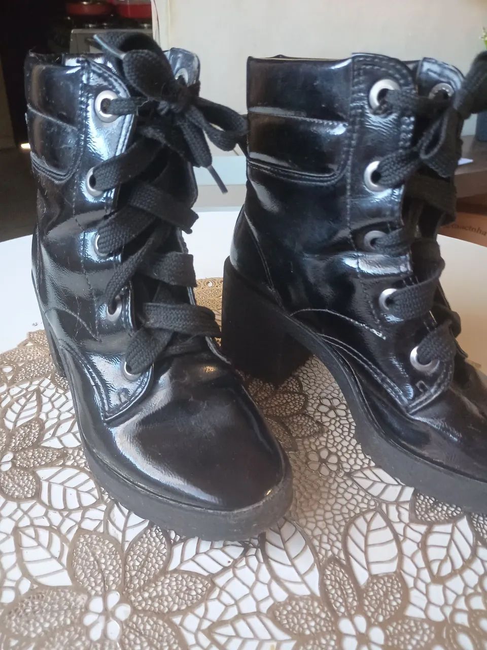 Bota Coturno com salto