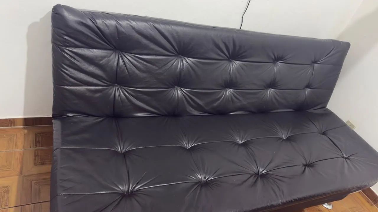 Sofá cama de couro sintético tamanho 1,90cm - Foto 2