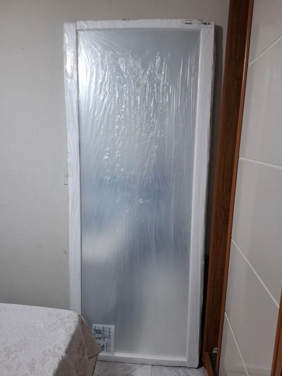 VENDO PORTA ESPELHO DE GUARDA ROUPA  - Foto 2