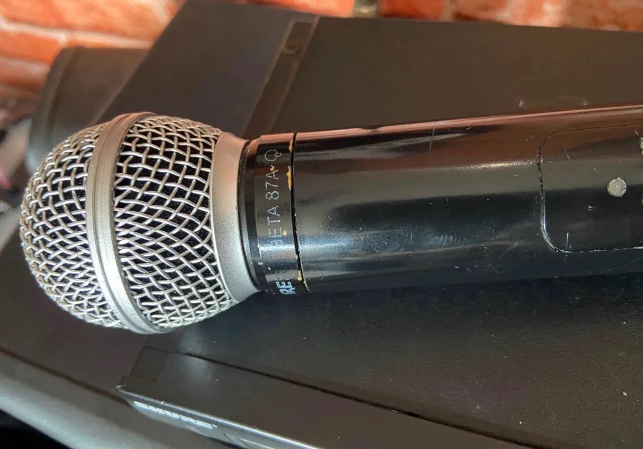 Microfone Sem Fio Shure Com Microfone Beta 87A SLX4/B87A - Foto 2