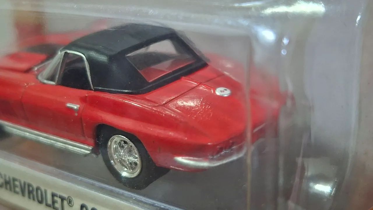 Greenlight Chevrolet Corvette 1967 vermelho 1:64  - Foto 5