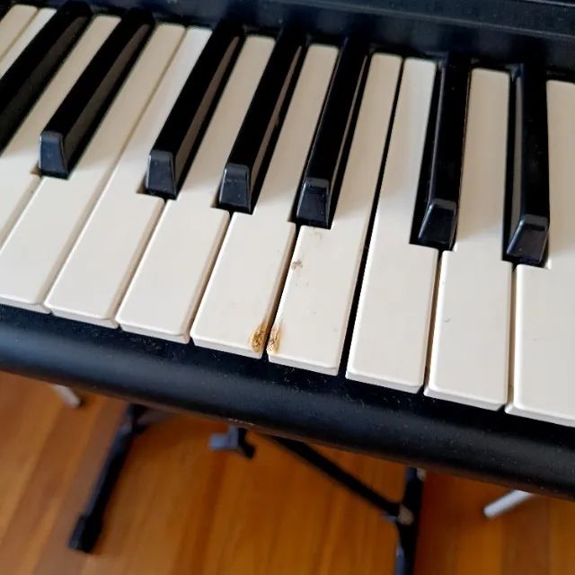 Teclado Yamaha PSR-E223 - Foto 4
