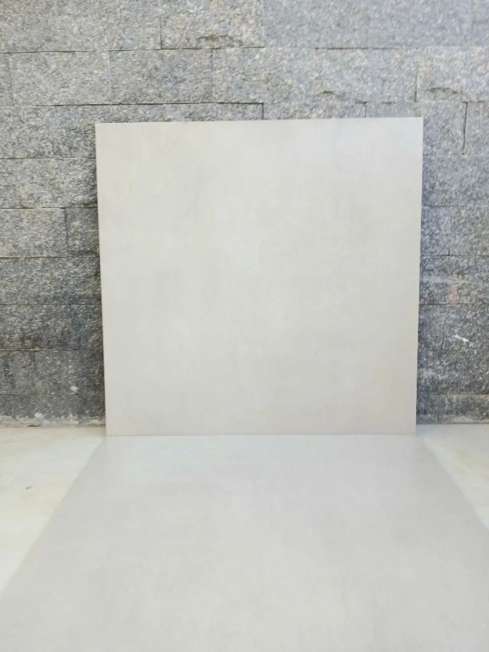 Porcelanato acetinado cimento queimado 74x74cm
