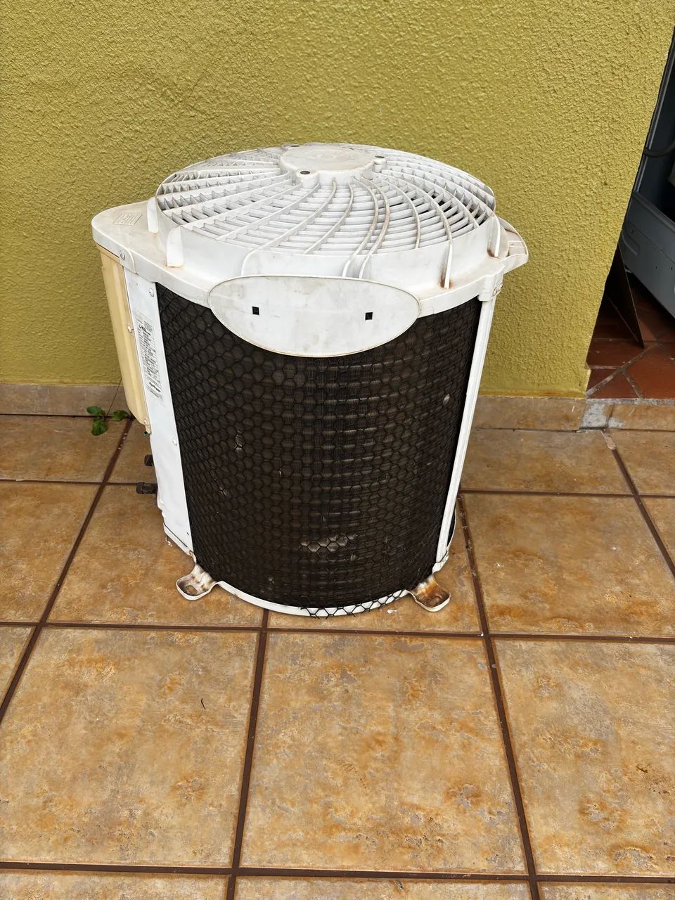 Vendo ar-condicionado springer 12000 Btus - Foto 2