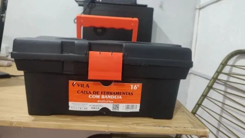 Caixa com Diversas Ferramentas 
