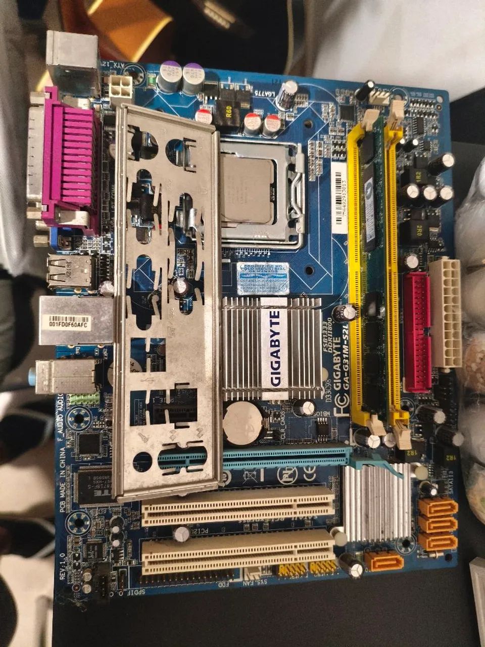 Kit Placa mãe processador e 2gb memoria - Foto 3