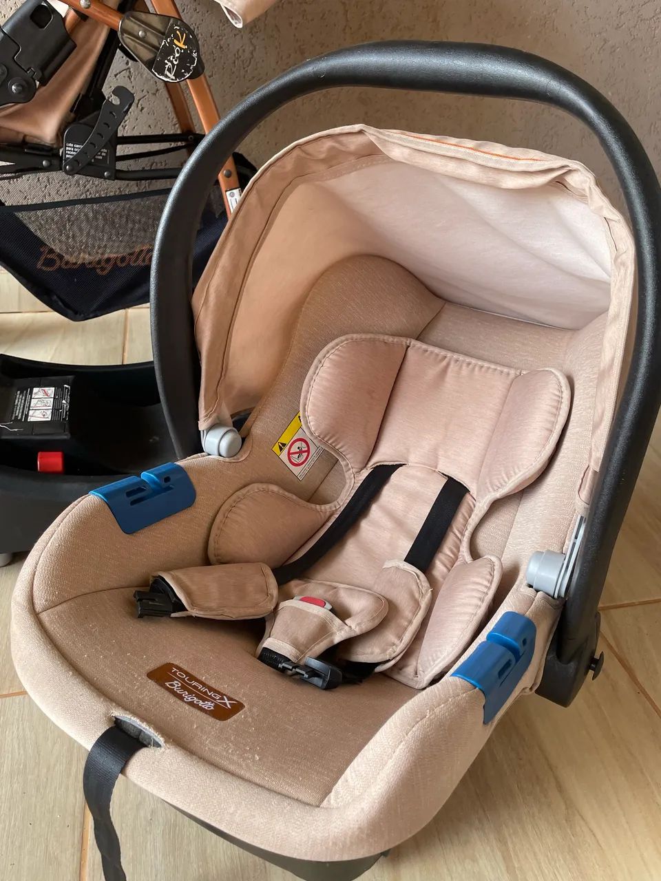 Carrinho de bebê kit bebê conforto e base  - Foto 2