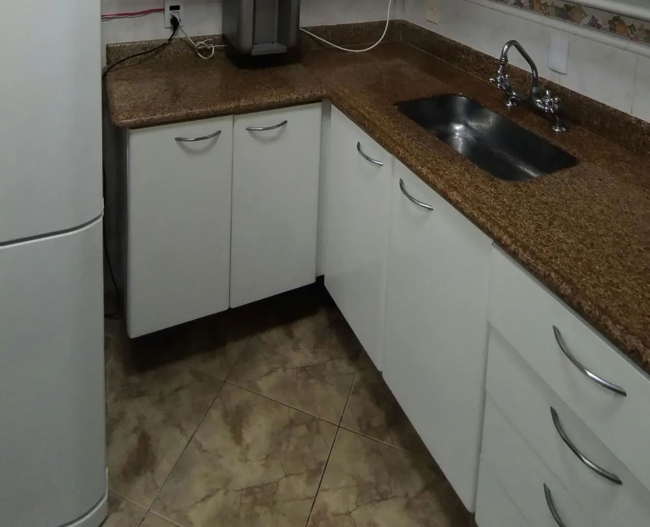 Gabinete com pia 