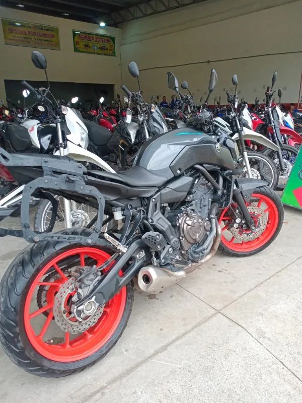 Yamaha MT-07 700 cc  - Foto 3