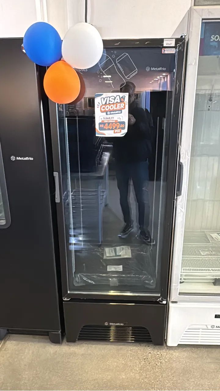 Expositor de bebidas 400 litros Metalfrio Nova 