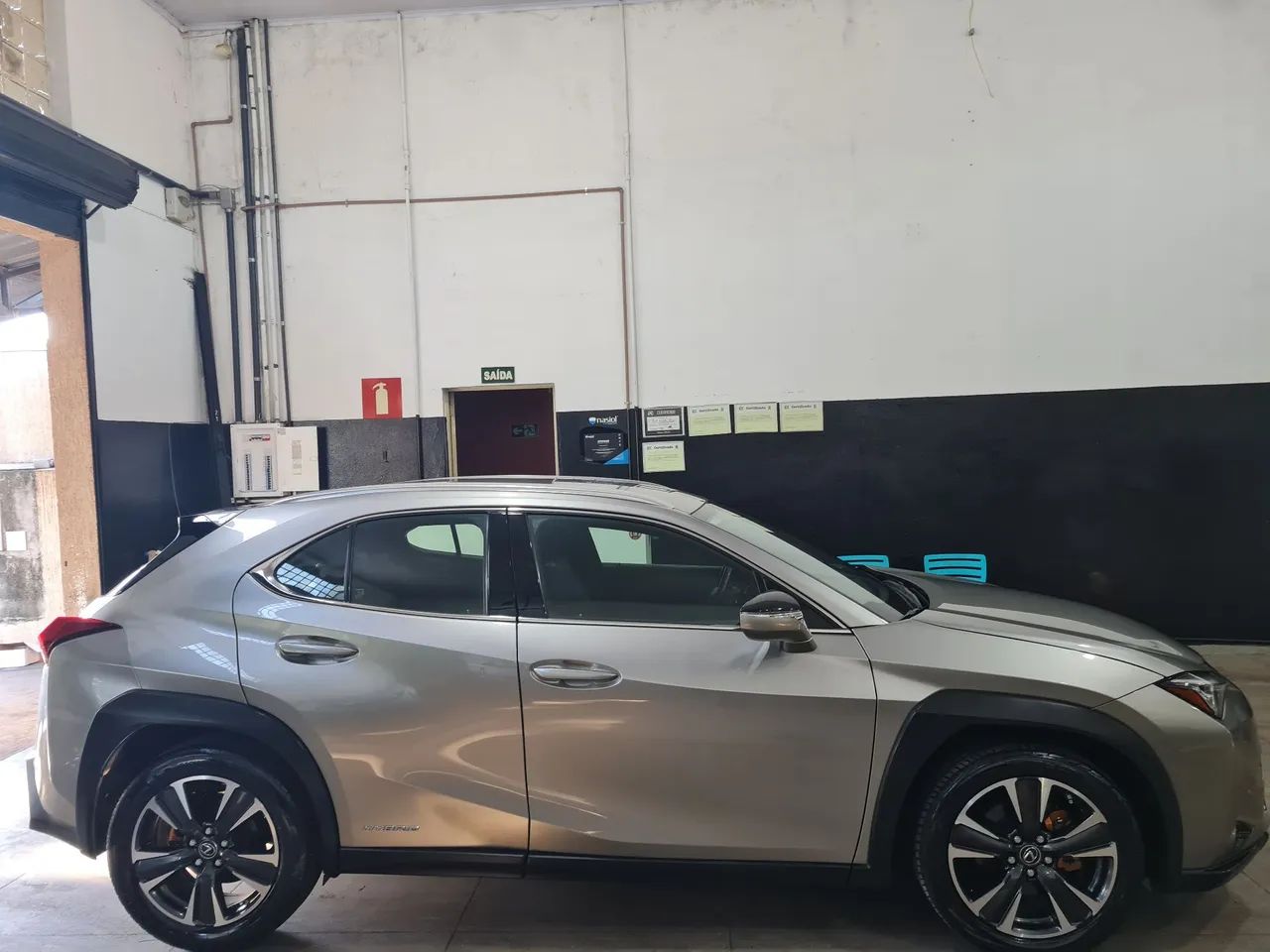 Lexus UX-250h Dynamic 2.0 16V Aut.(hybrid), foto 2 de 10