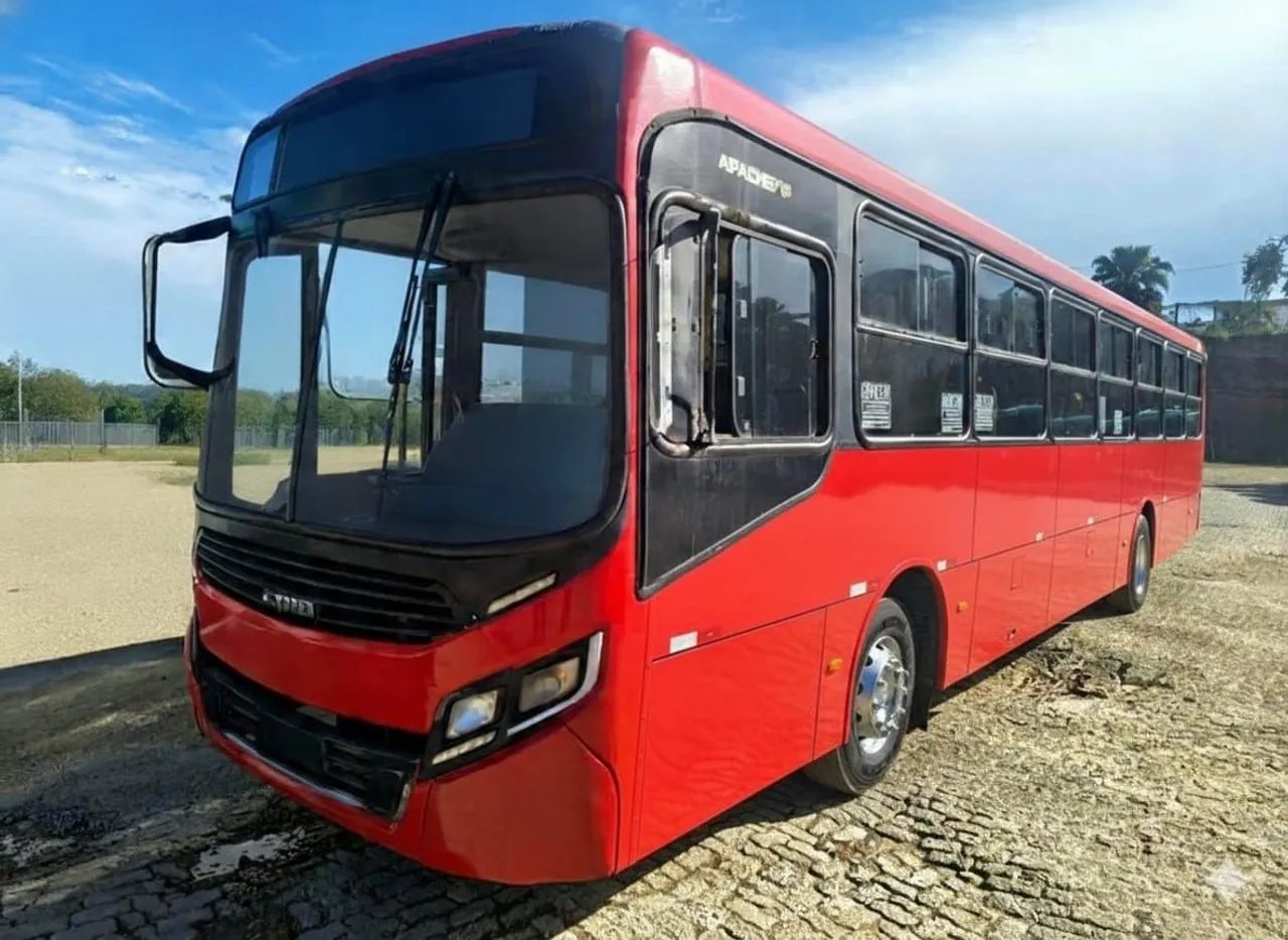 Onibus urbano ano e mod 2015 Mercedes  - Foto 2