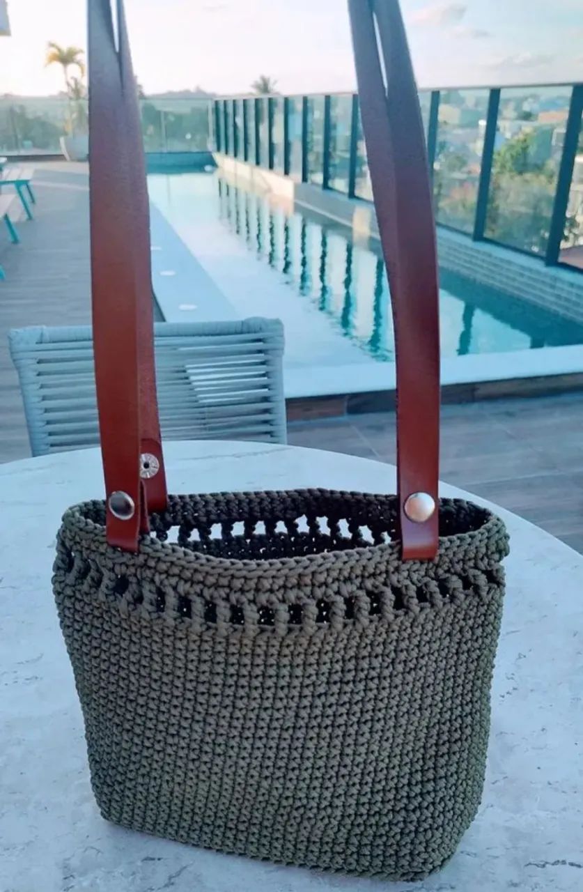 Bolsa em crochê com alça de couro - Foto 4
