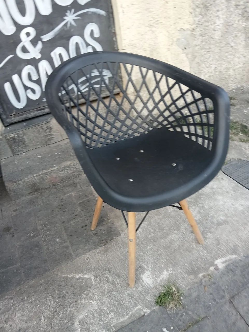 Cadeira ergomêtrica preta  - Foto 3