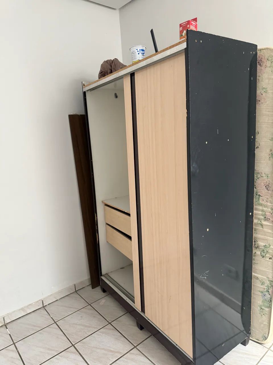 Guarda roupa solteiro 