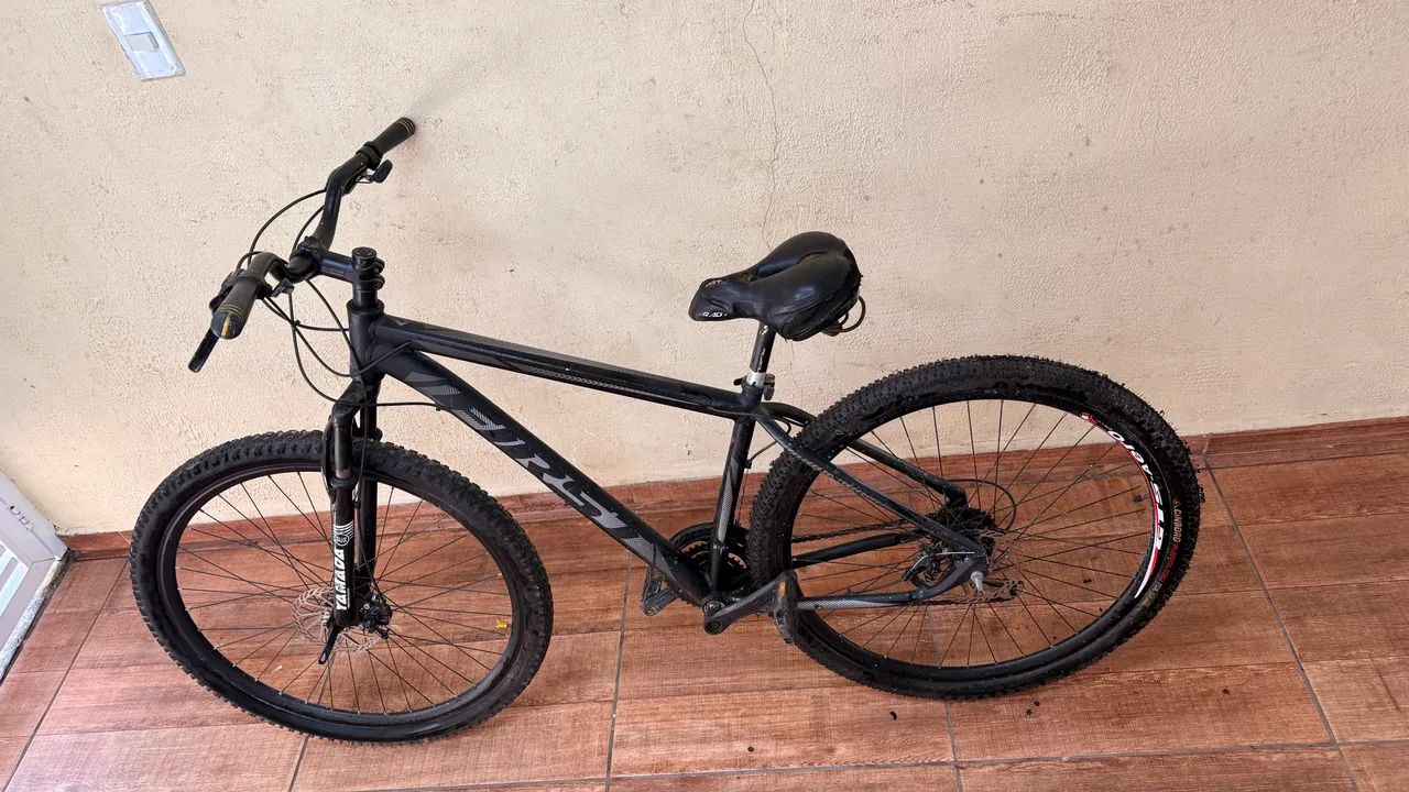 OFERTA! Bicicleta Aro 29 Preta | 5 Marchas | Freio a Disco - Foto 2