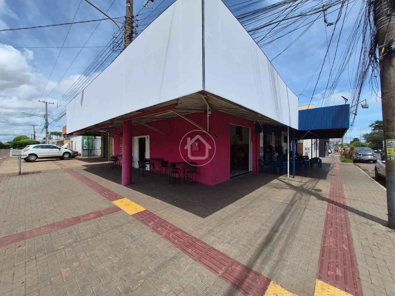 3 PREDIOS COMERCIAS EM AVENIDA PRINCIPAL - Foto 4