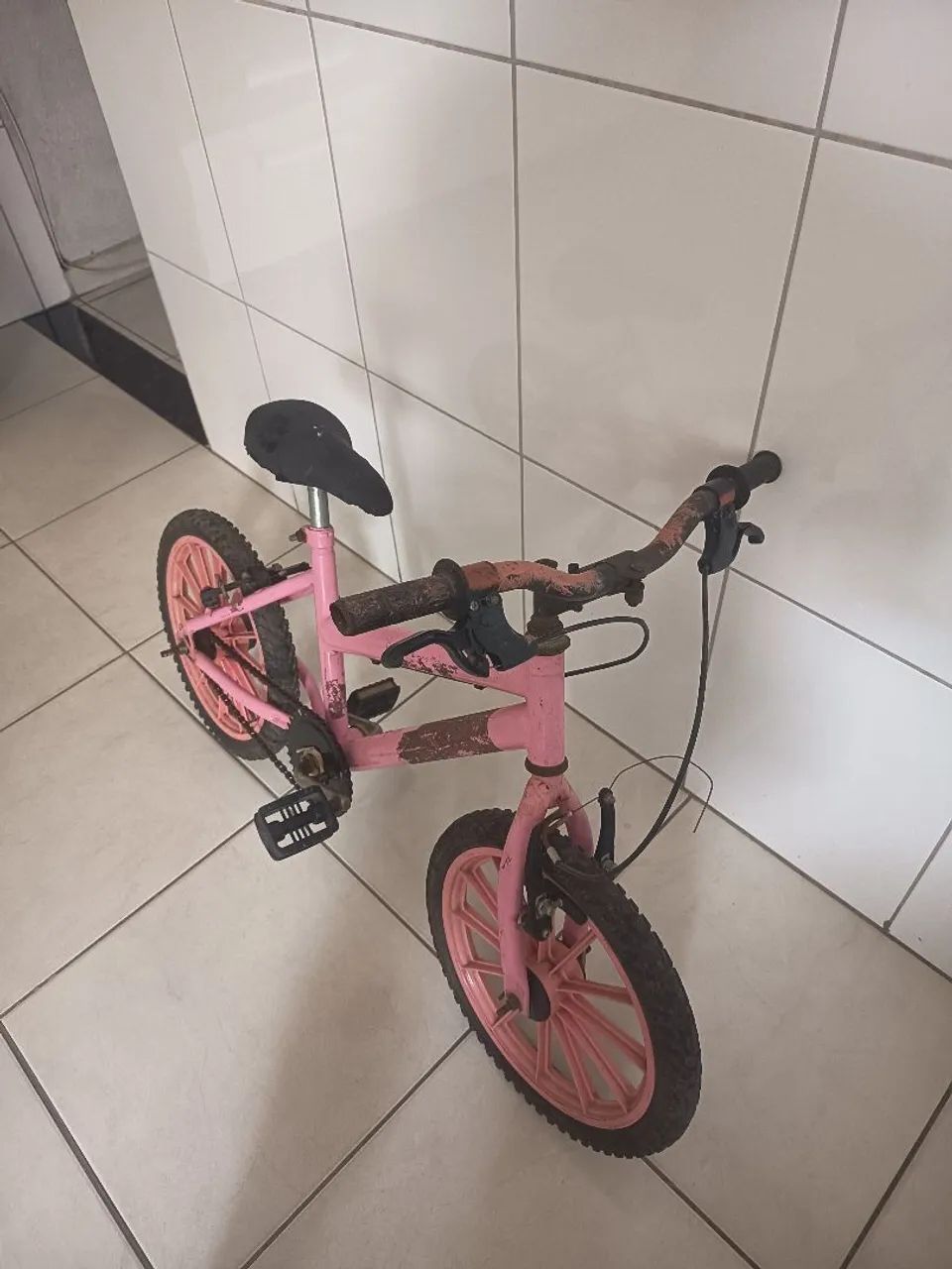 Bicicleta infantil Rosa - Usada - Foto 3