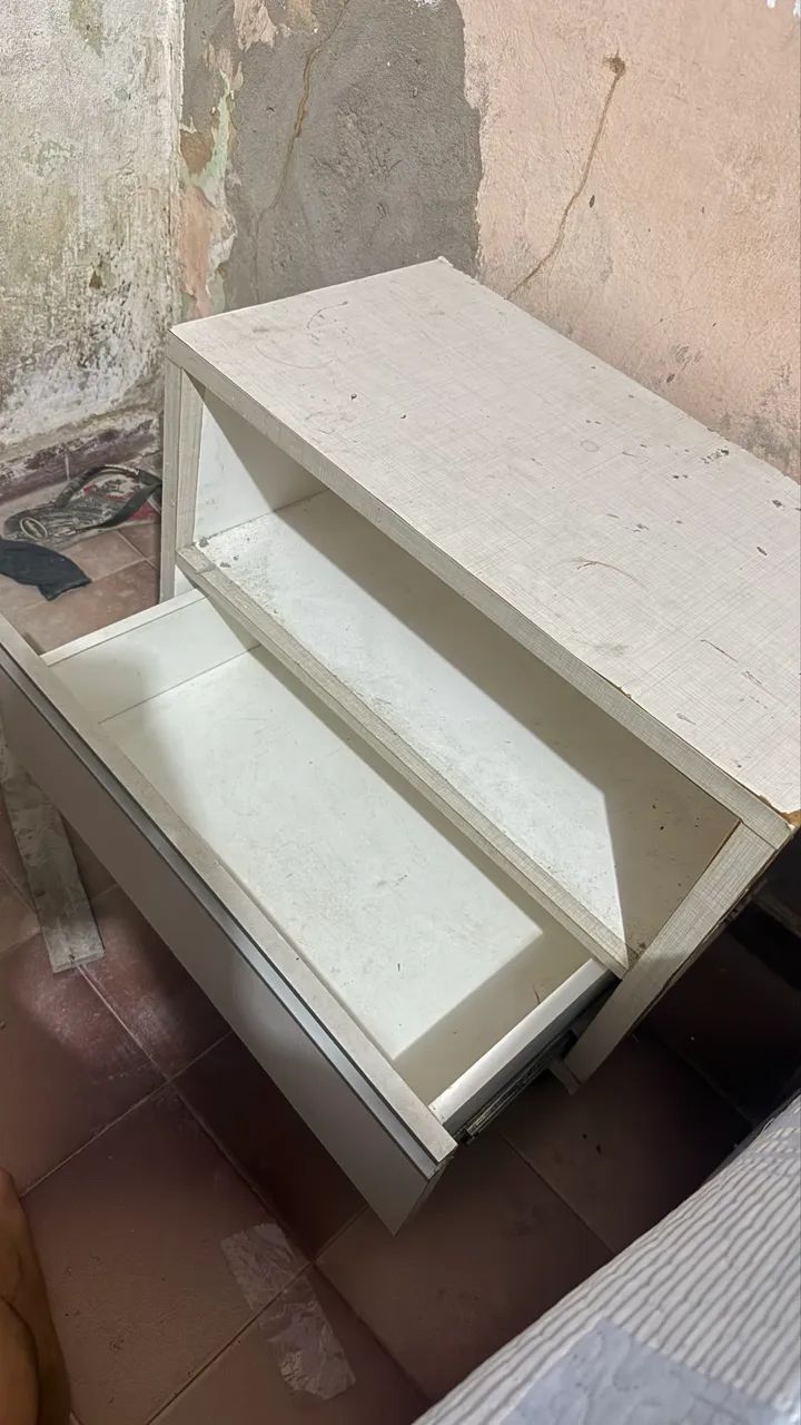 Nightstand471904544129044481