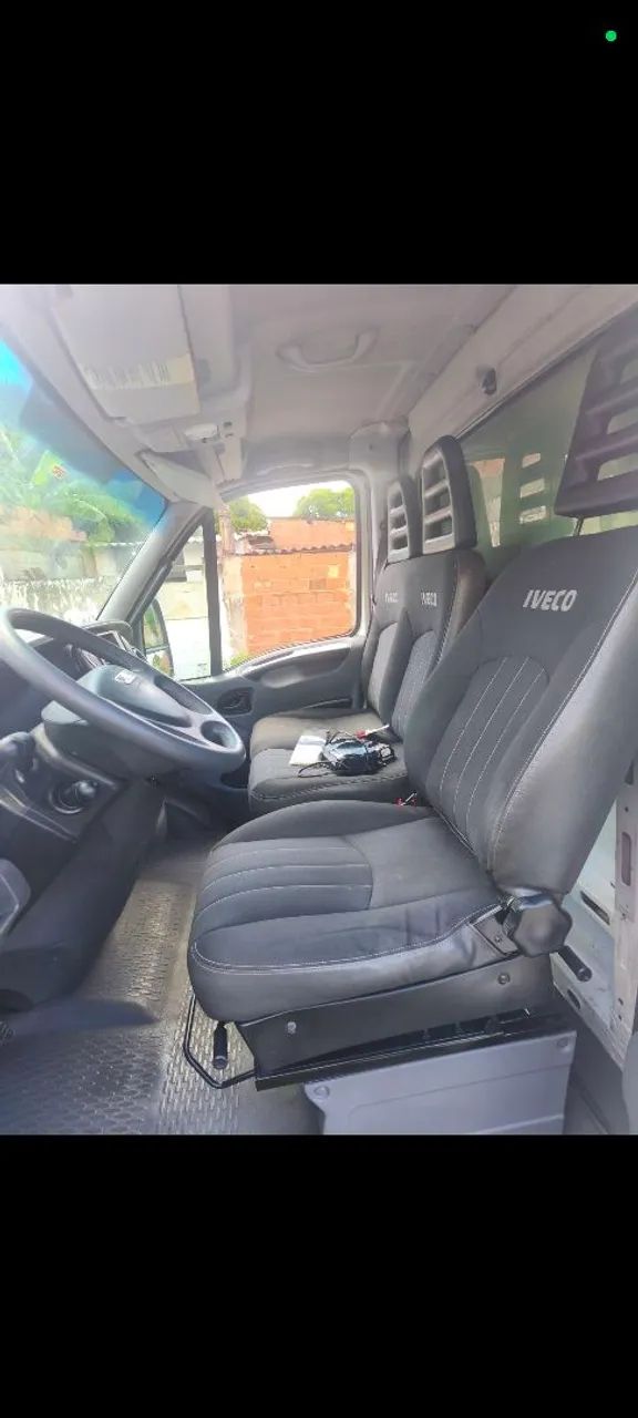 Iveco baú 70c17 ano 2019 Deixo pagar no nome. - Foto 2