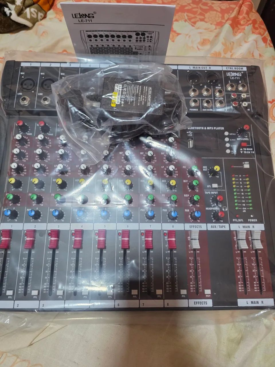 Mesa de som 8 canais com bluetooth , efeitos ,USB 