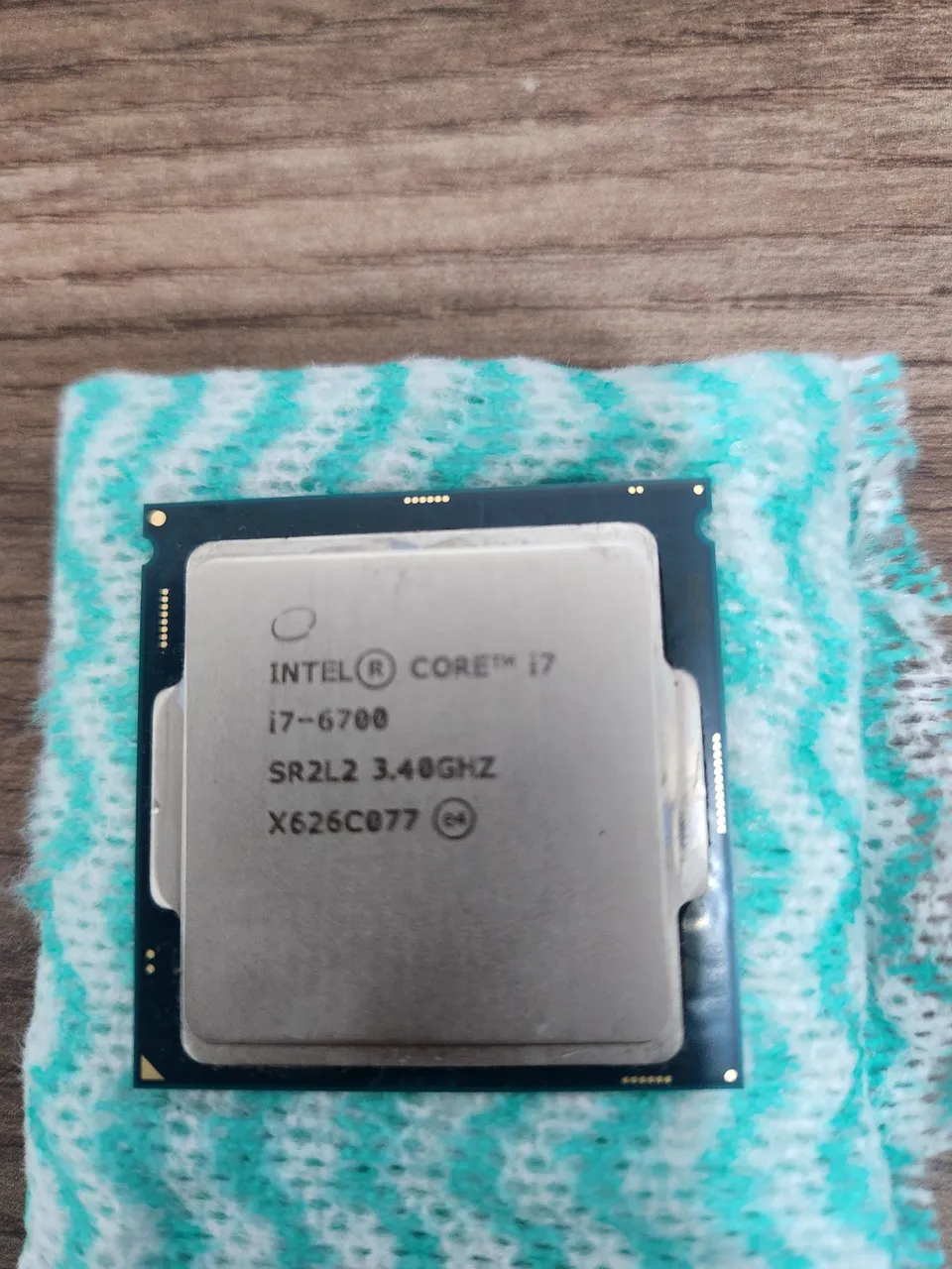 Intel Core i7-7700 4 núcleos / 8 threads | até 3,6 GHz | Socket