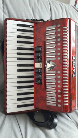 Sanfona Acordeon Eagle 80 baixos - Foto 3