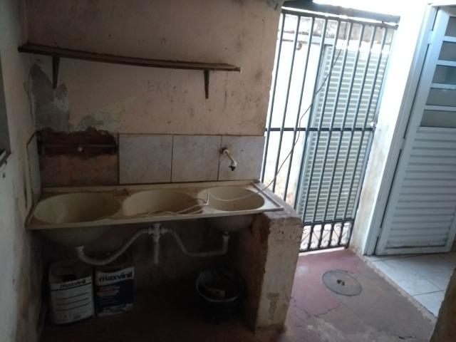Qno 16 esquina - casa de 03 qts + casa de fundos - Foto 11